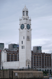 1/1800s, f/2.8, ISO 160, 71.5 mm